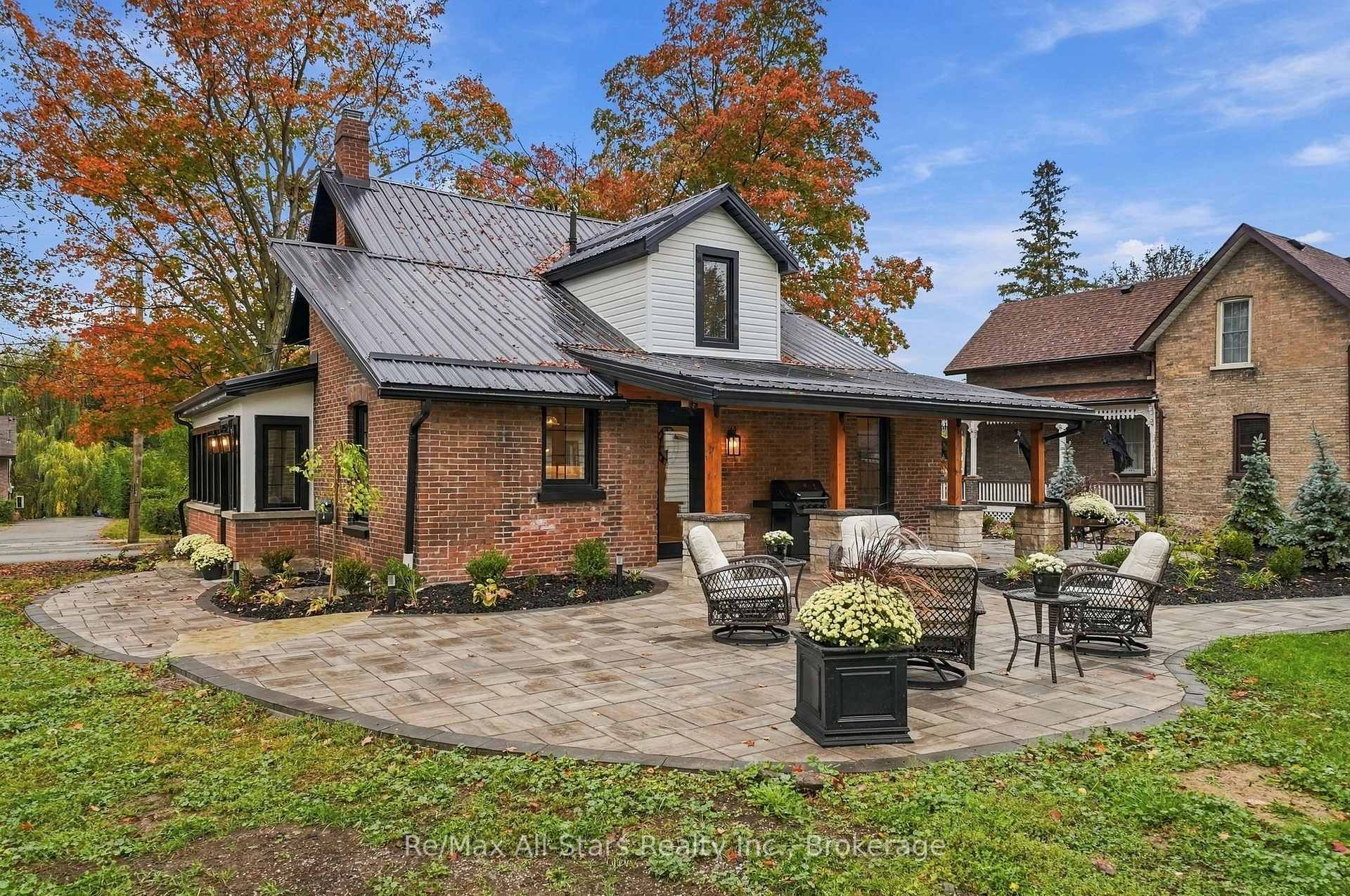 Photo 4 of 40 Caroline Street, Kawartha Lakes, Lindsay — HOMEH