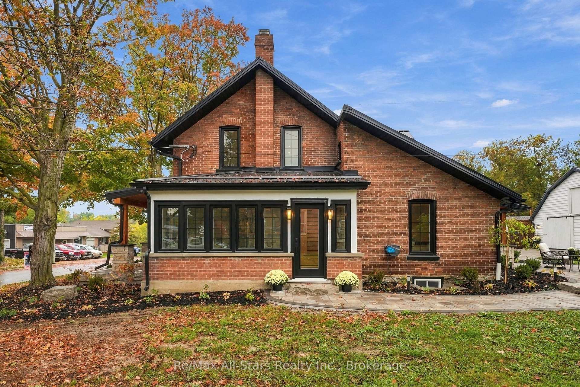 Photo 5 of 40 Caroline Street, Kawartha Lakes, Lindsay — HOMEH
