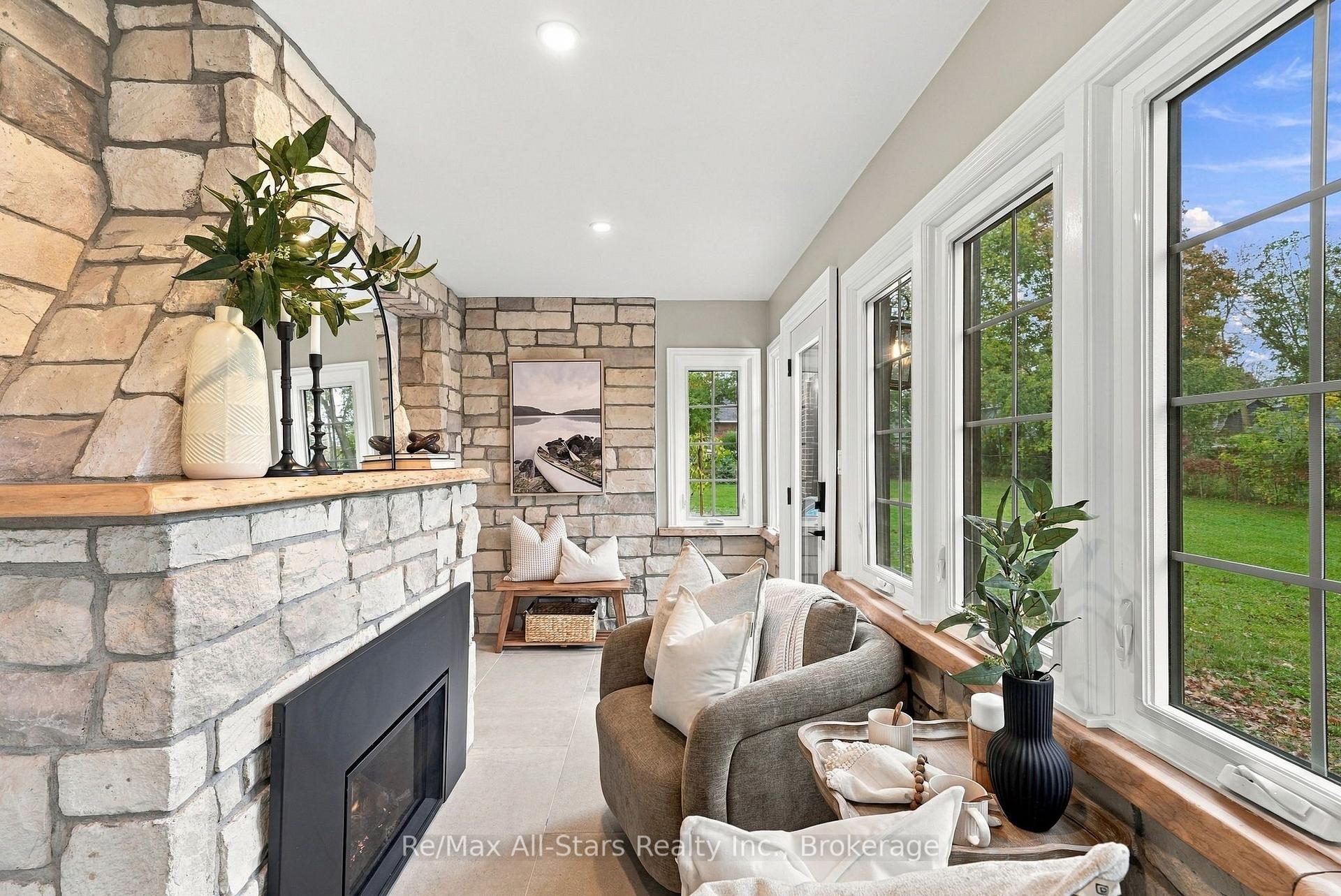 Photo 15 of 40 Caroline Street, Kawartha Lakes, Lindsay — HOMEH