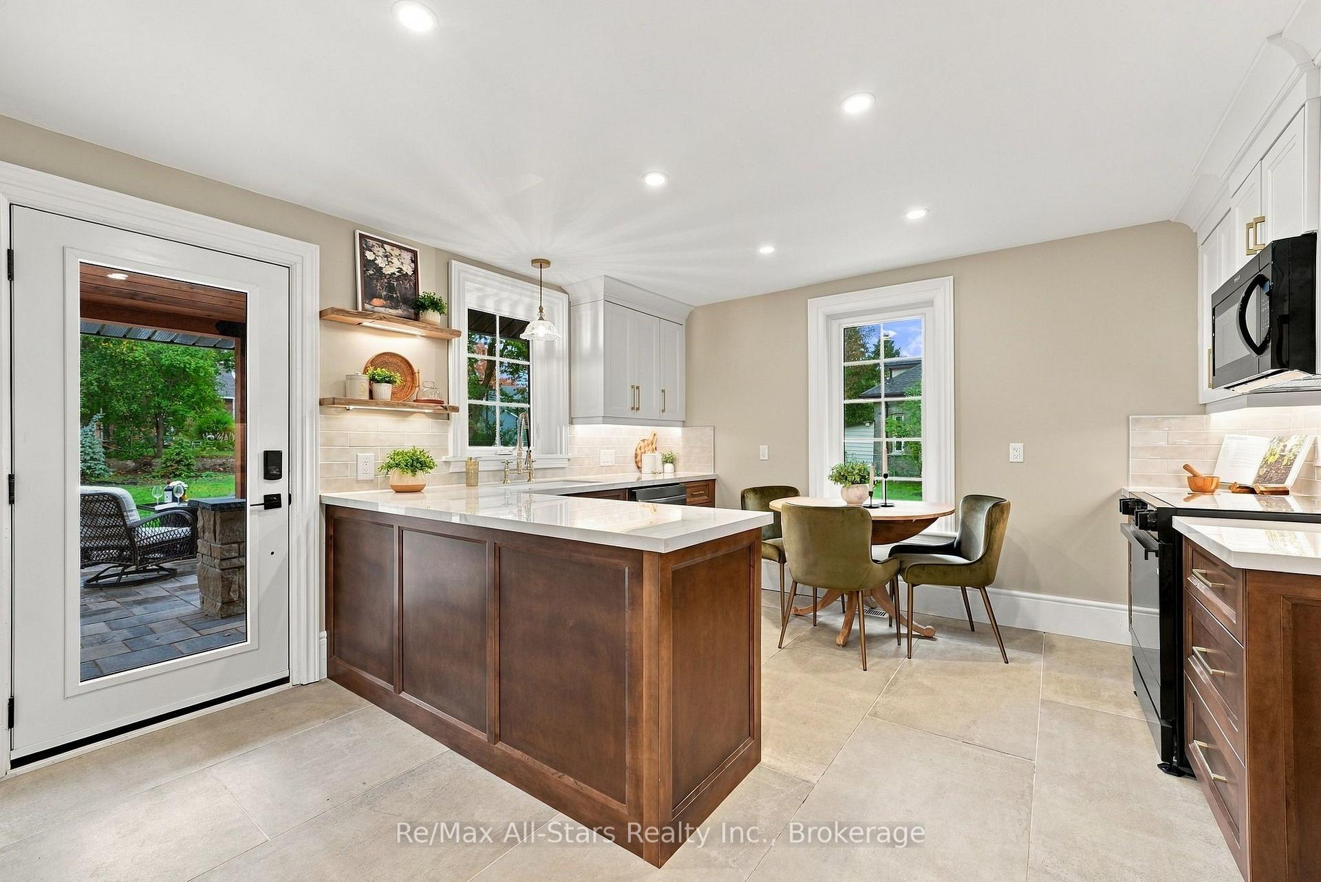 Photo 16 of 40 Caroline Street, Kawartha Lakes, Lindsay — HOMEH