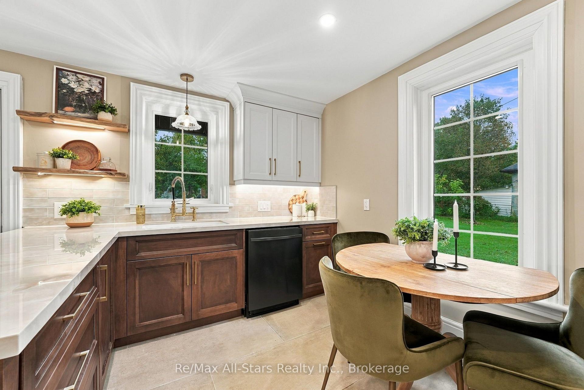 Photo 17 of 40 Caroline Street, Kawartha Lakes, Lindsay — HOMEH