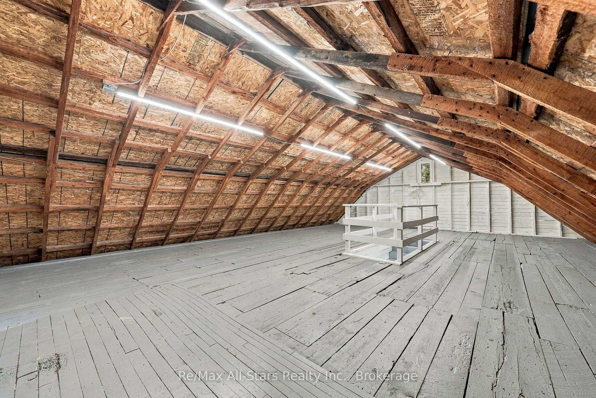 Photo 37 of 40 Caroline Street, Kawartha Lakes, Lindsay — HOMEH