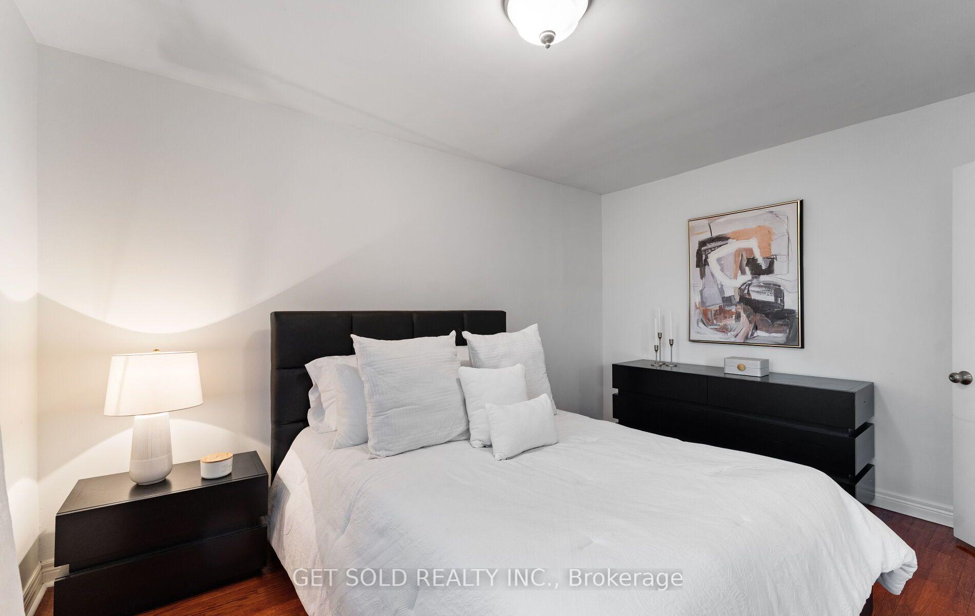 Photo 20 of 19 Feller Road, Etobicoke, Willowridge-Martingrove-Richview — HOMEH