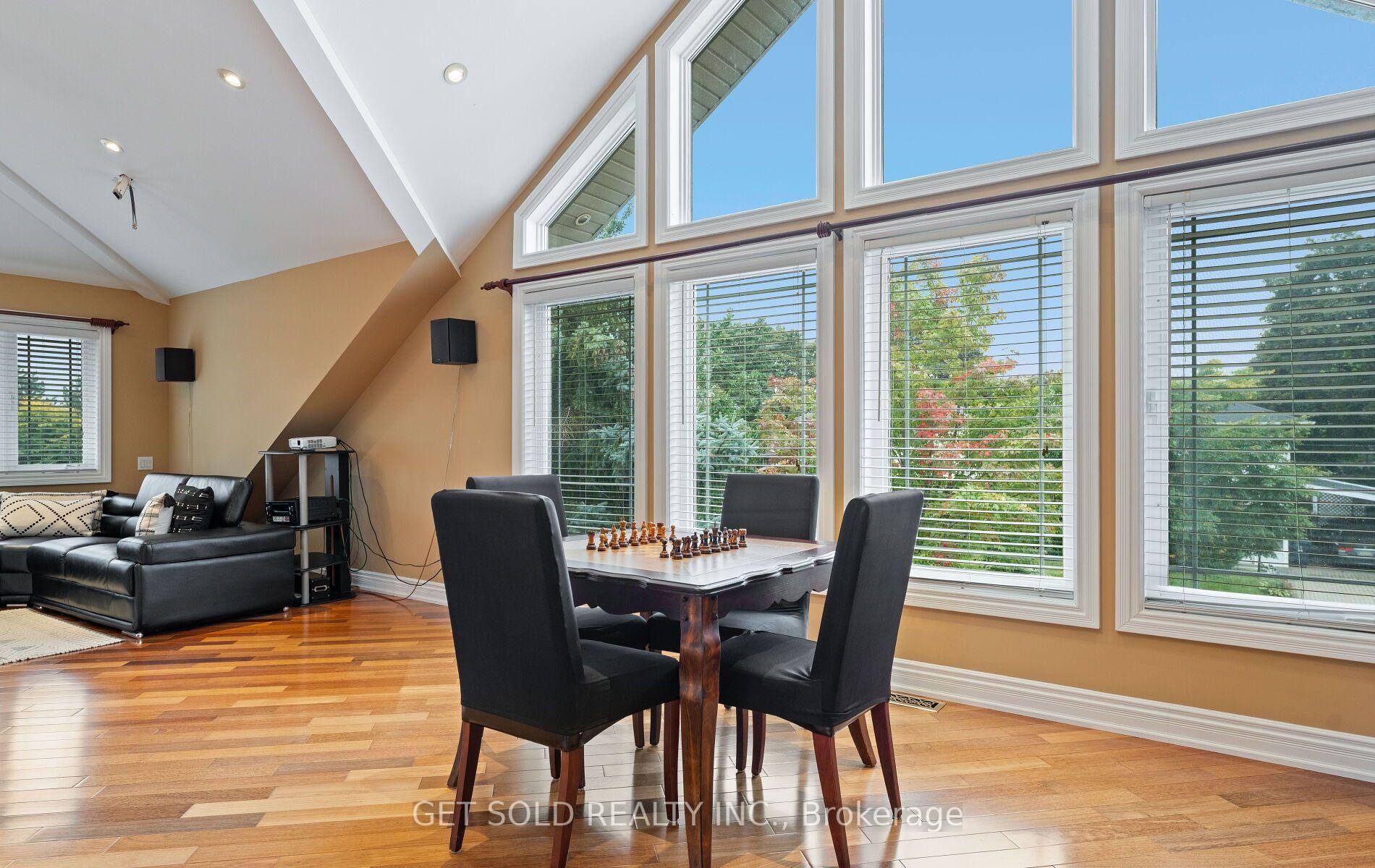 Photo 29 of 19 Feller Road, Etobicoke, Willowridge-Martingrove-Richview — HOMEH