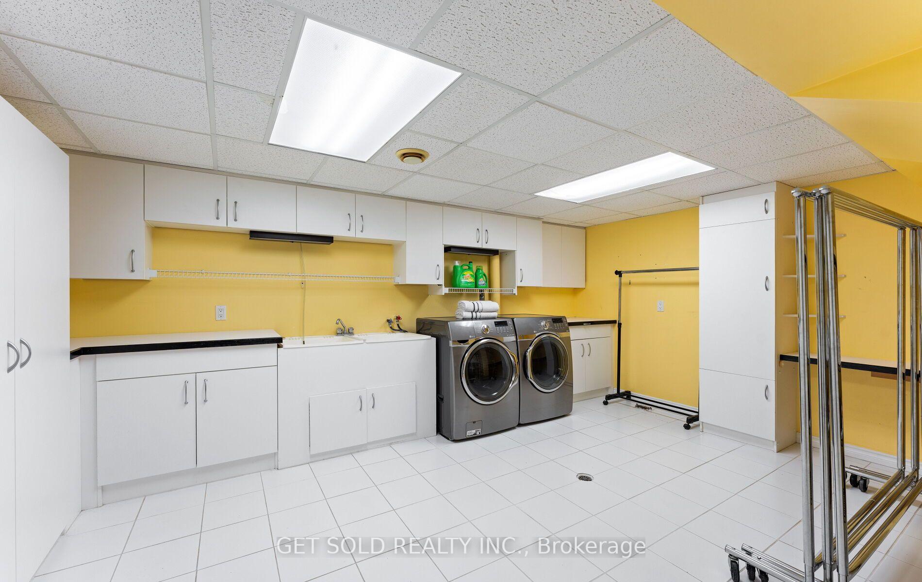 Photo 43 of 19 Feller Road, Etobicoke, Willowridge-Martingrove-Richview — HOMEH