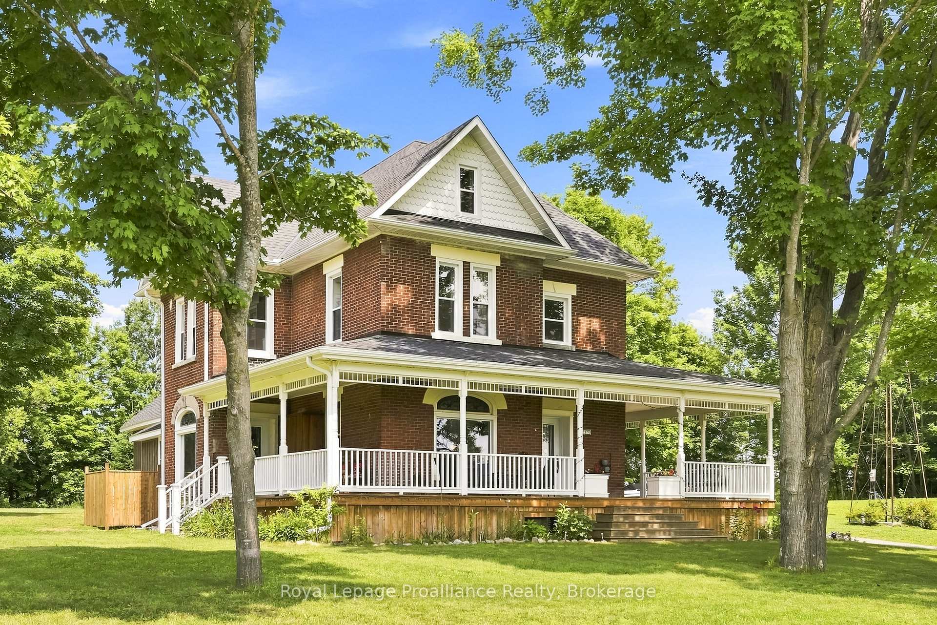 Photo of 1376 Queensborough Road
