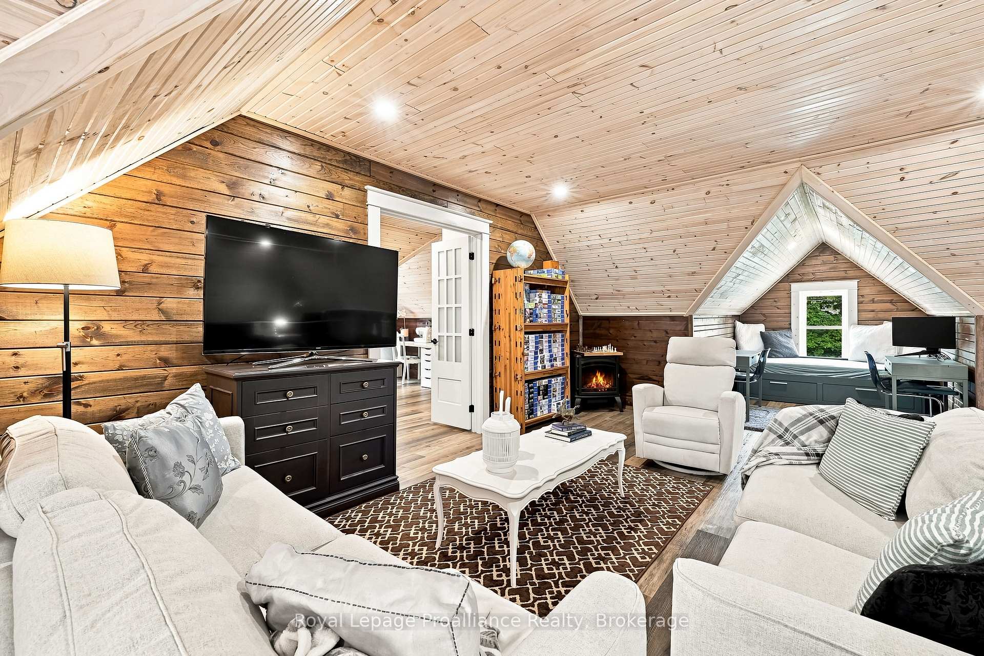 Photo 34 of 1376 Queensborough Road, Tweed, Elzevir (Twp) — HOMEH