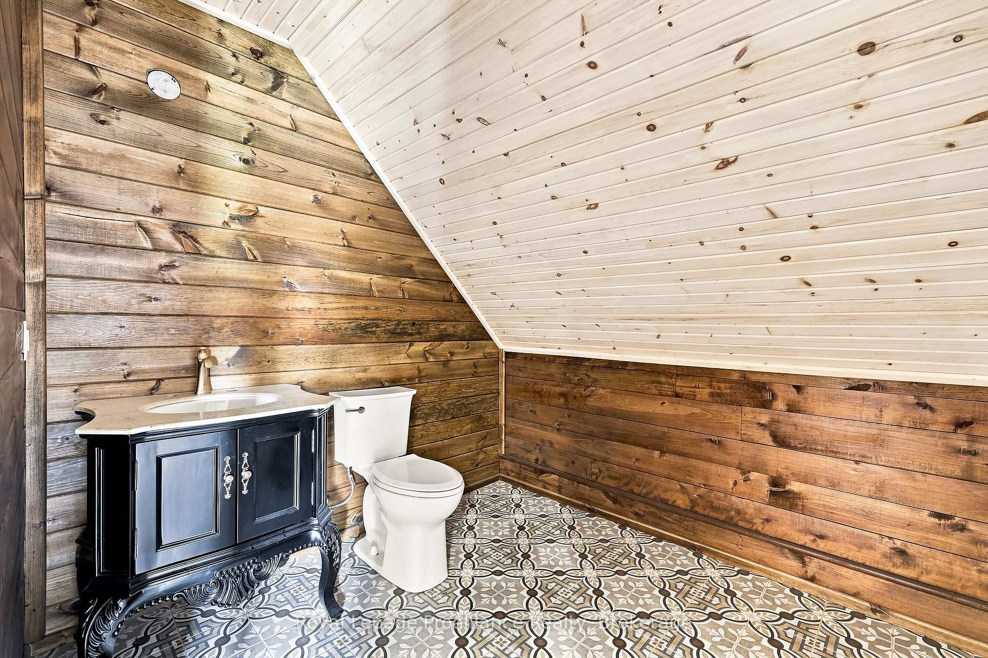 Photo 36 of 1376 Queensborough Road, Tweed, Elzevir (Twp) — HOMEH