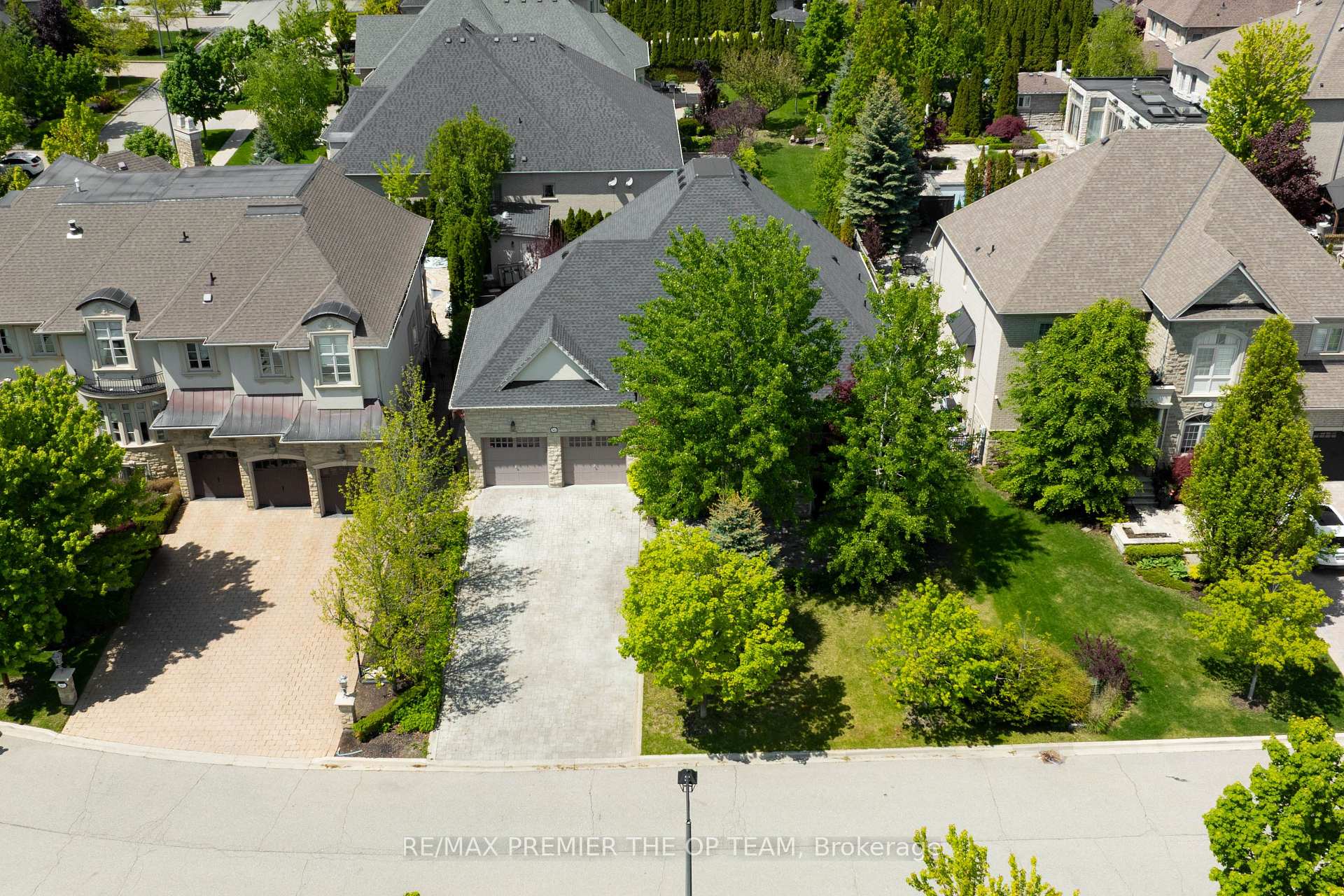 Photo 3 of 56 Park Ridge Drive, Vaughan, Kleinburg — HOMEH