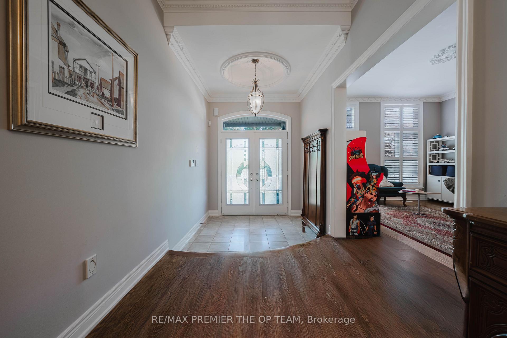 Photo 7 of 56 Park Ridge Drive, Vaughan, Kleinburg — HOMEH