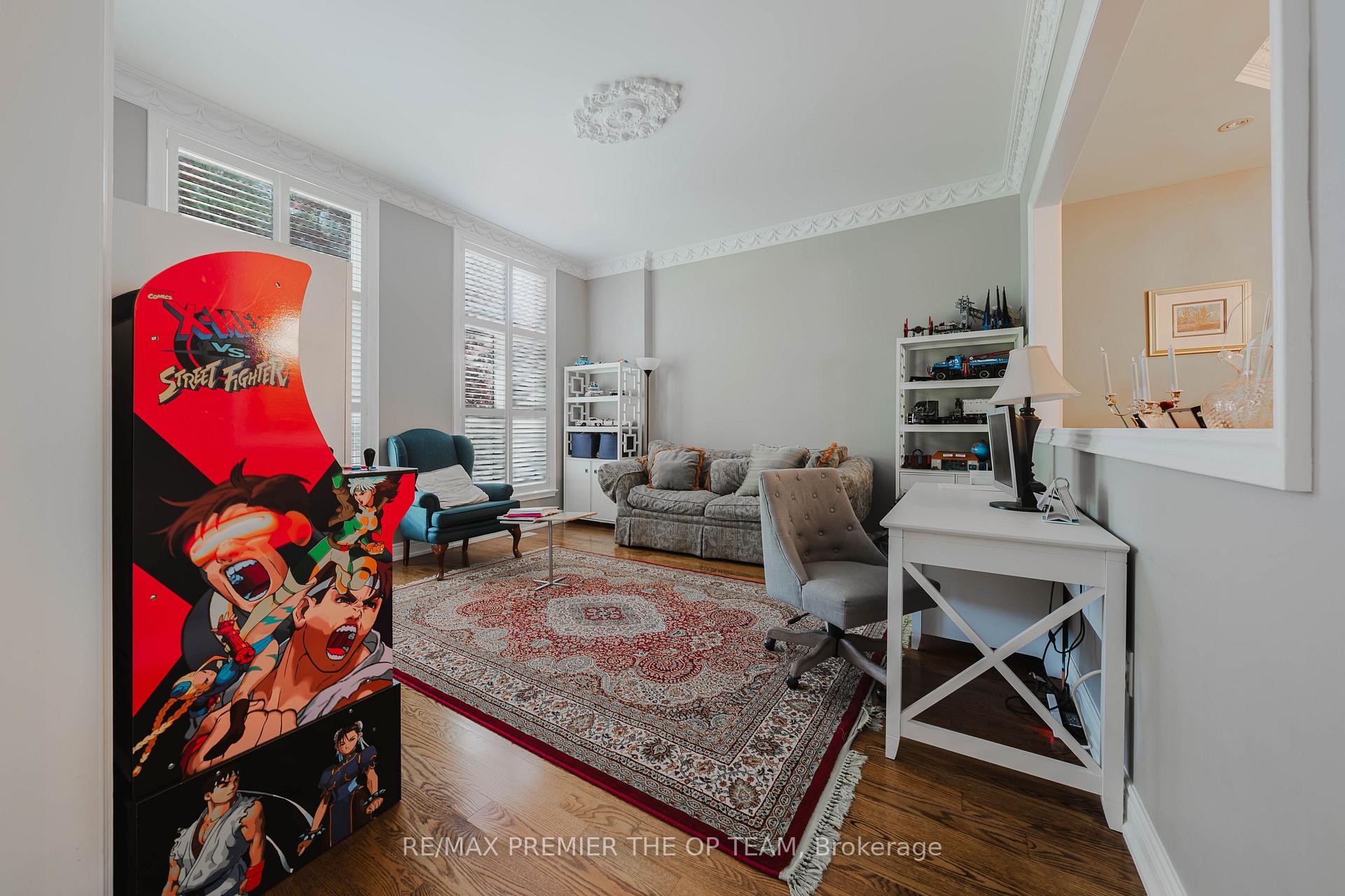 Photo 9 of 56 Park Ridge Drive, Vaughan, Kleinburg — HOMEH
