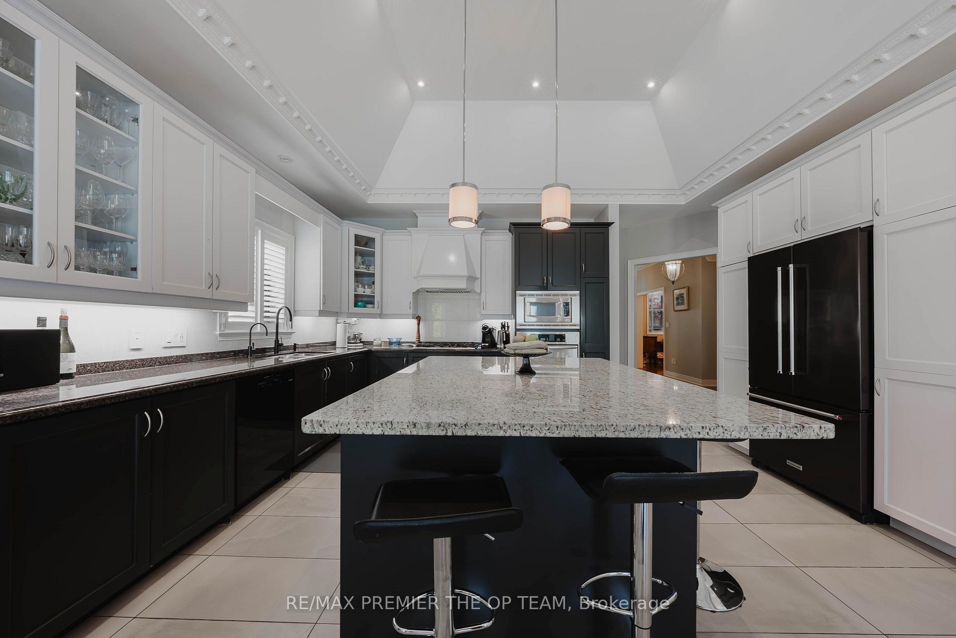 Photo 18 of 56 Park Ridge Drive, Vaughan, Kleinburg — HOMEH