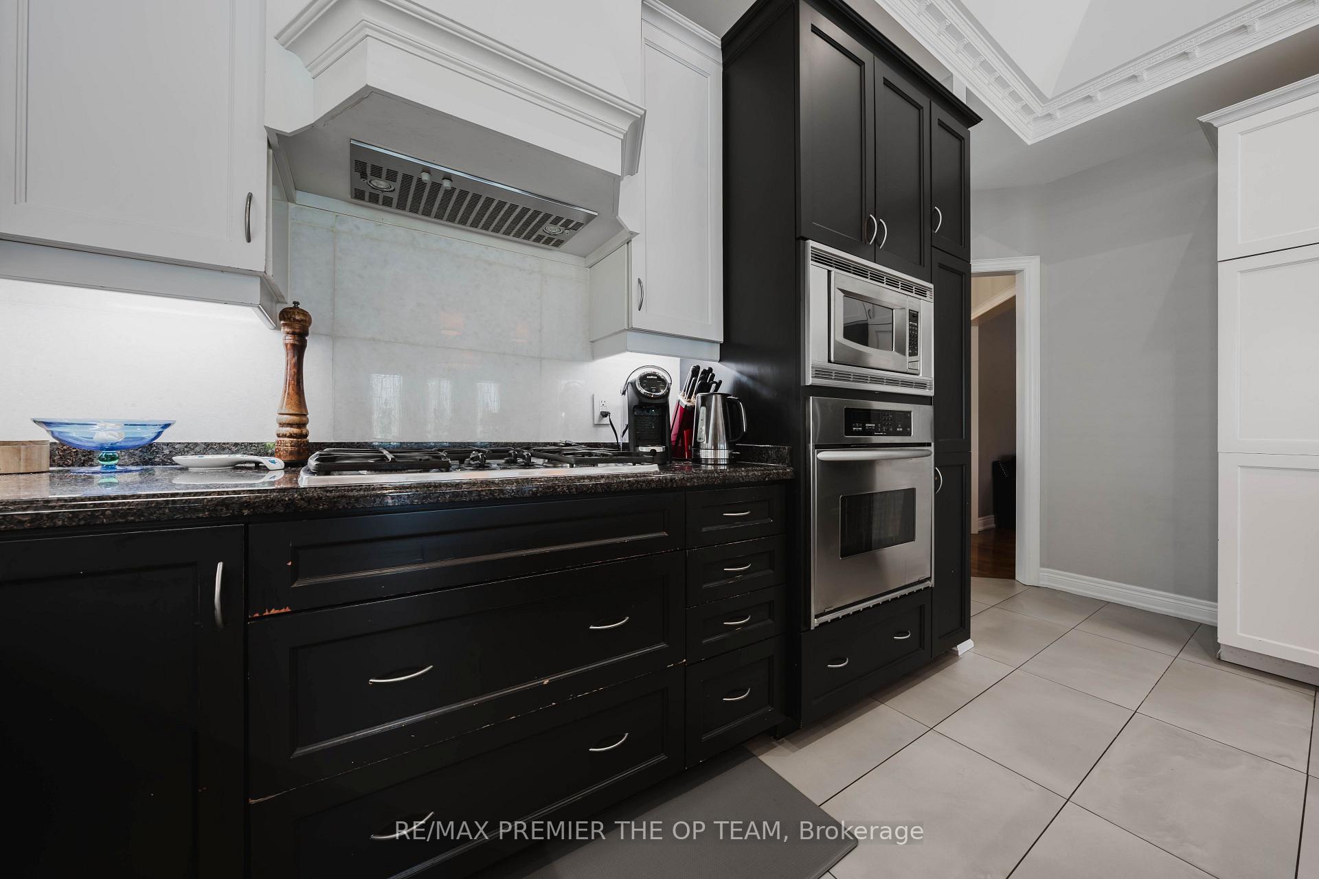 Photo 20 of 56 Park Ridge Drive, Vaughan, Kleinburg — HOMEH