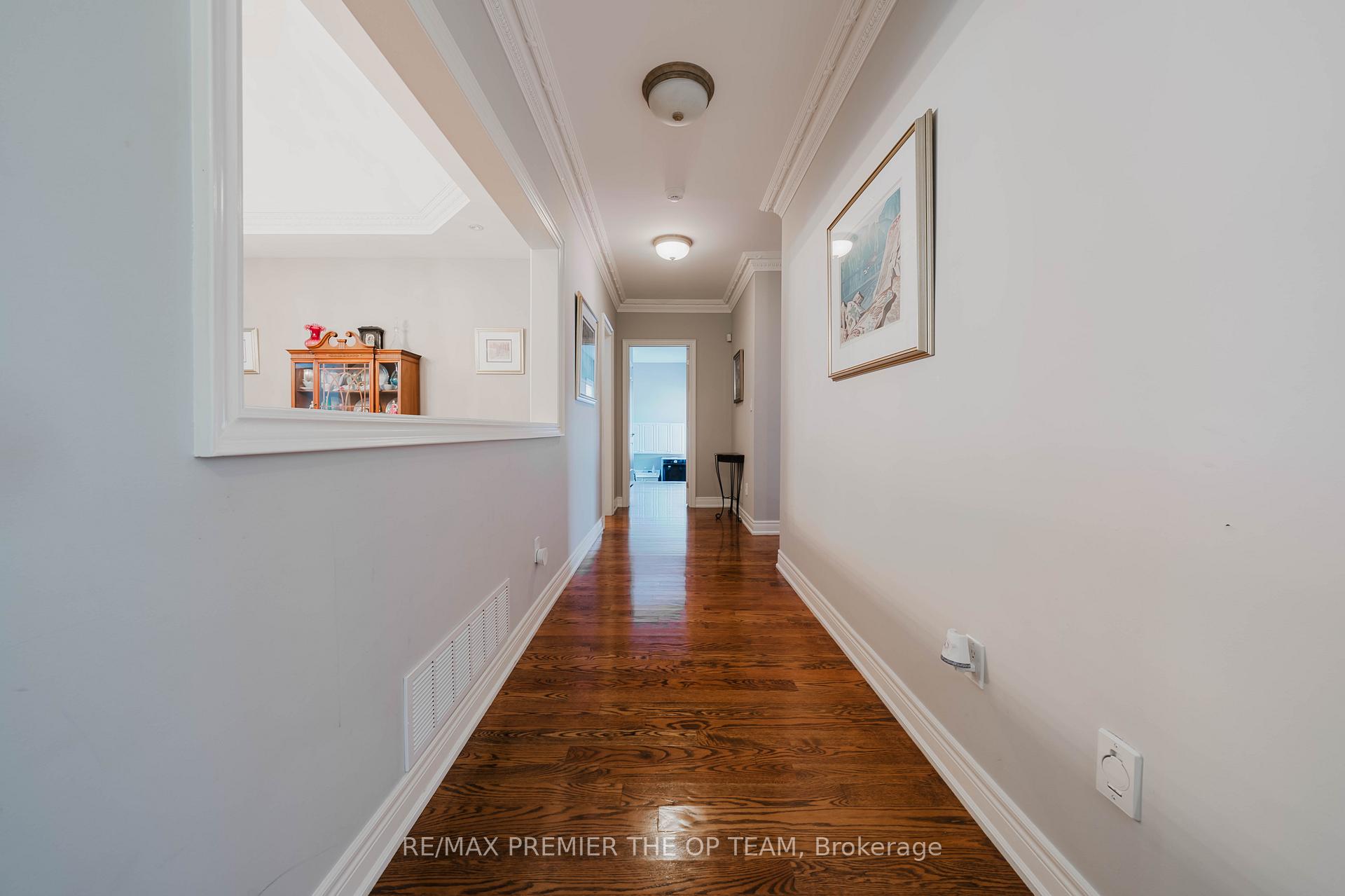 Photo 24 of 56 Park Ridge Drive, Vaughan, Kleinburg — HOMEH