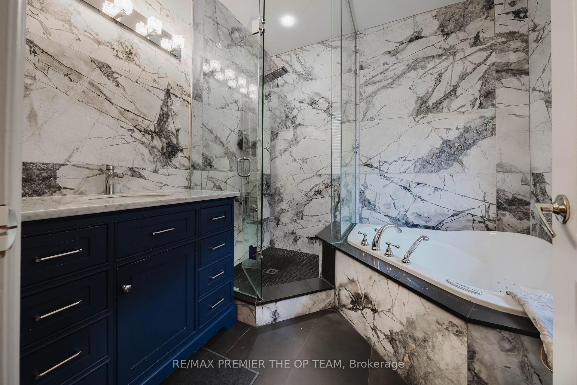 Photo 26 of 56 Park Ridge Drive, Vaughan, Kleinburg — HOMEH
