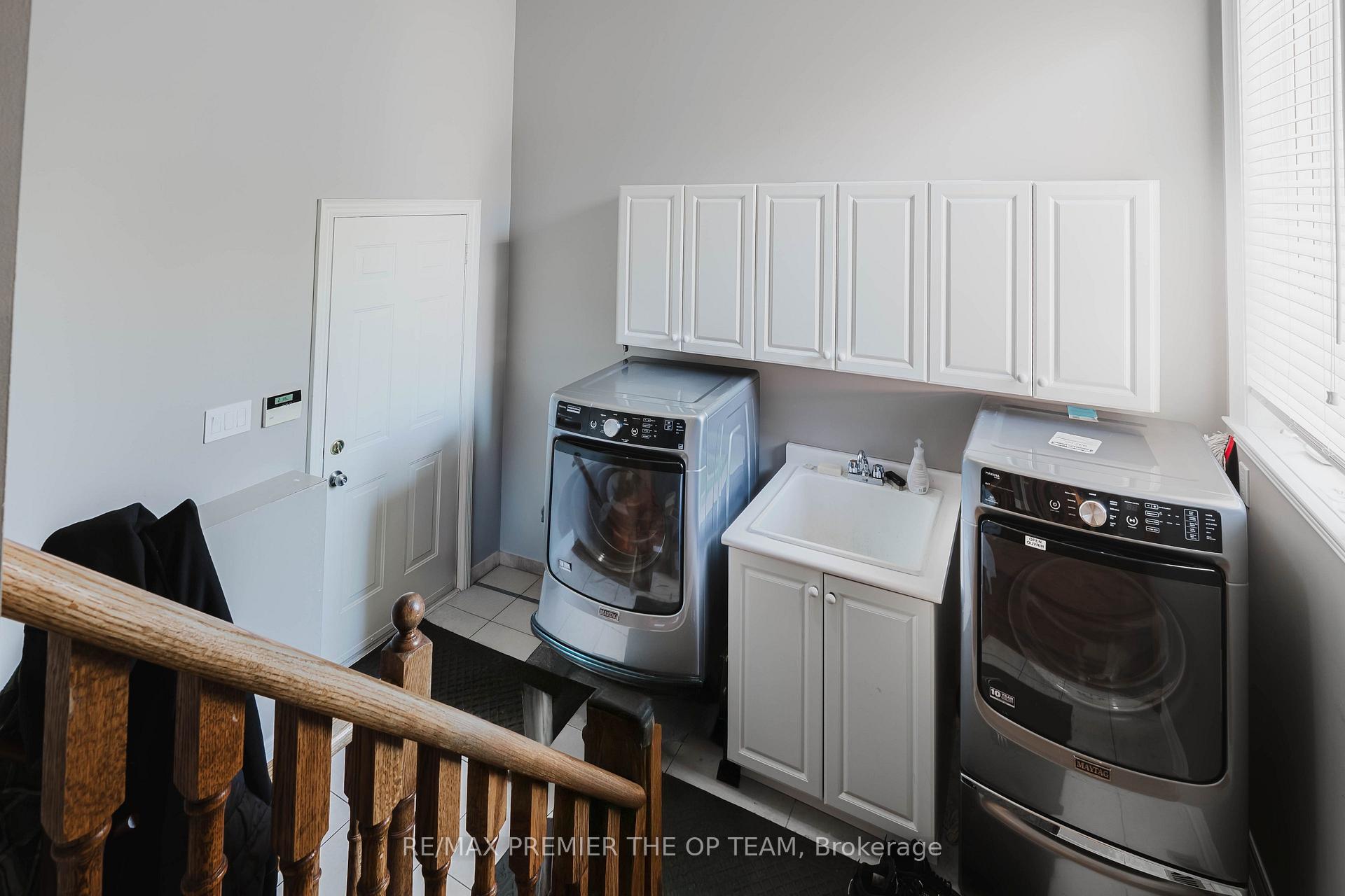 Photo 28 of 56 Park Ridge Drive, Vaughan, Kleinburg — HOMEH