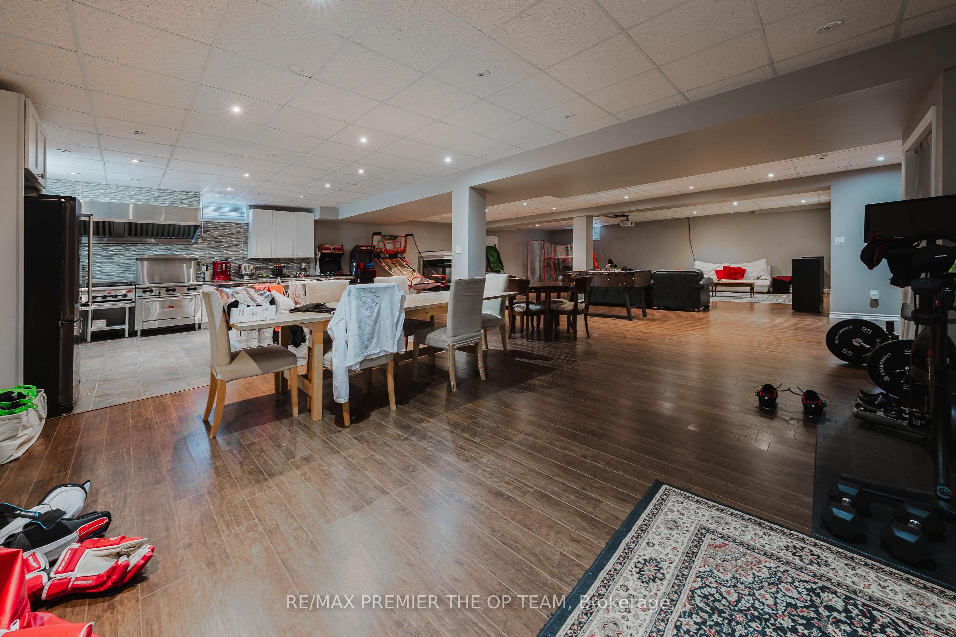 Photo 29 of 56 Park Ridge Drive, Vaughan, Kleinburg — HOMEH