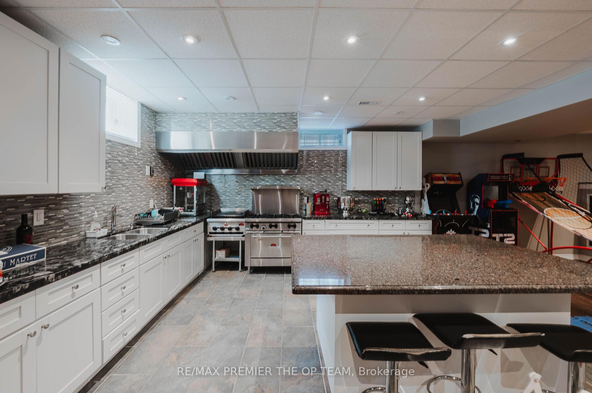 Photo 30 of 56 Park Ridge Drive, Vaughan, Kleinburg — HOMEH