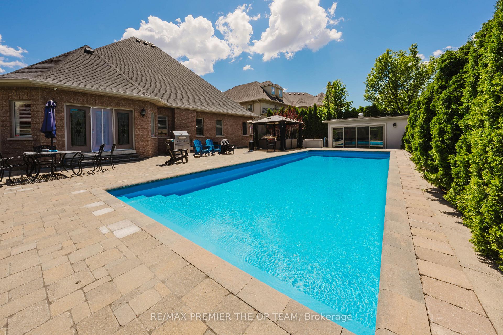 Photo 37 of 56 Park Ridge Drive, Vaughan, Kleinburg — HOMEH