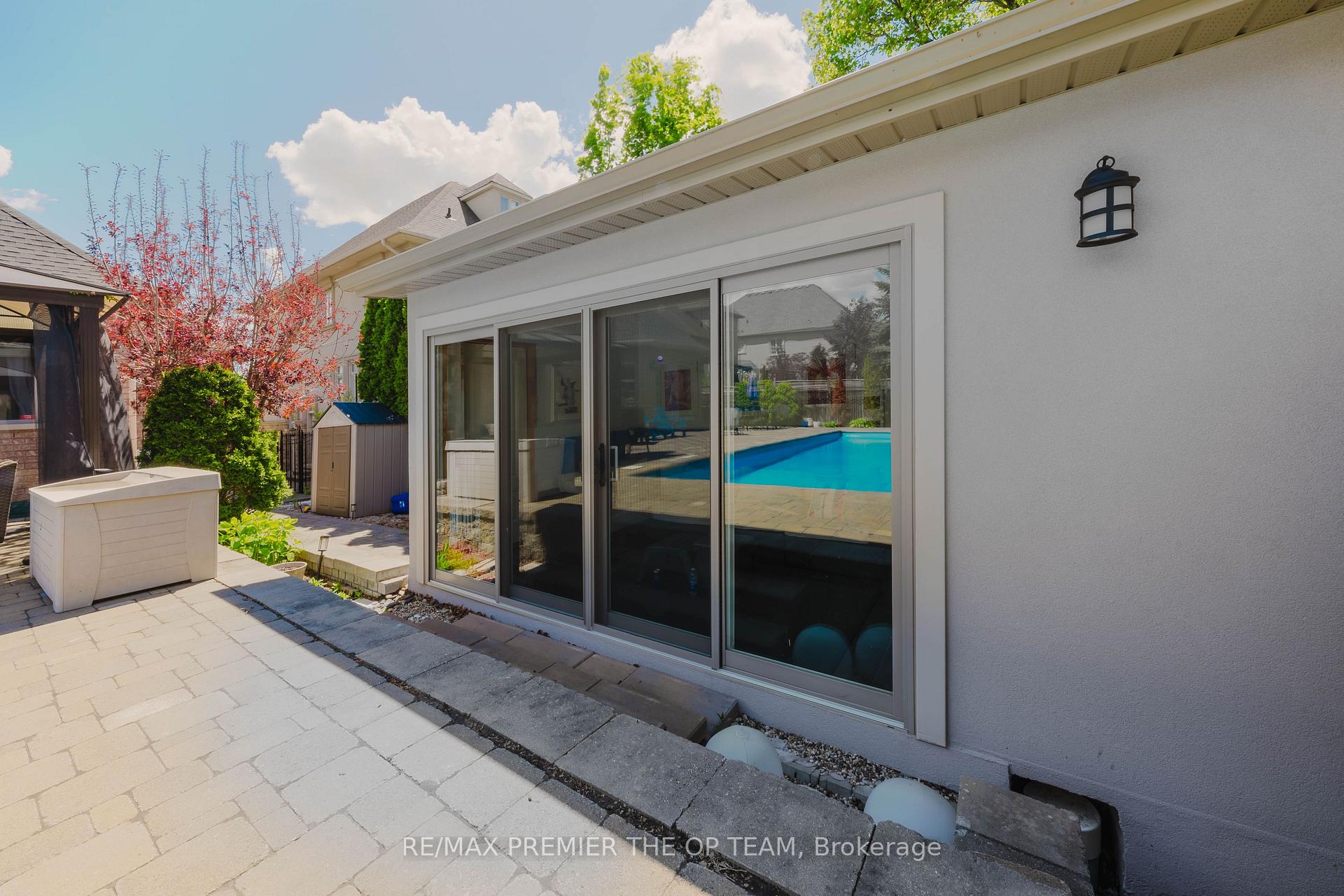 Photo 41 of 56 Park Ridge Drive, Vaughan, Kleinburg — HOMEH