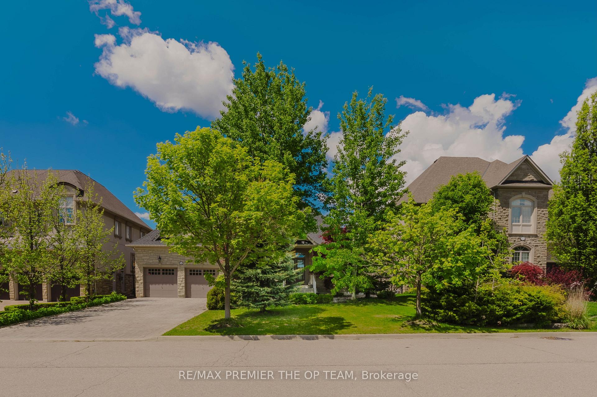 Photo 44 of 56 Park Ridge Drive, Vaughan, Kleinburg — HOMEH