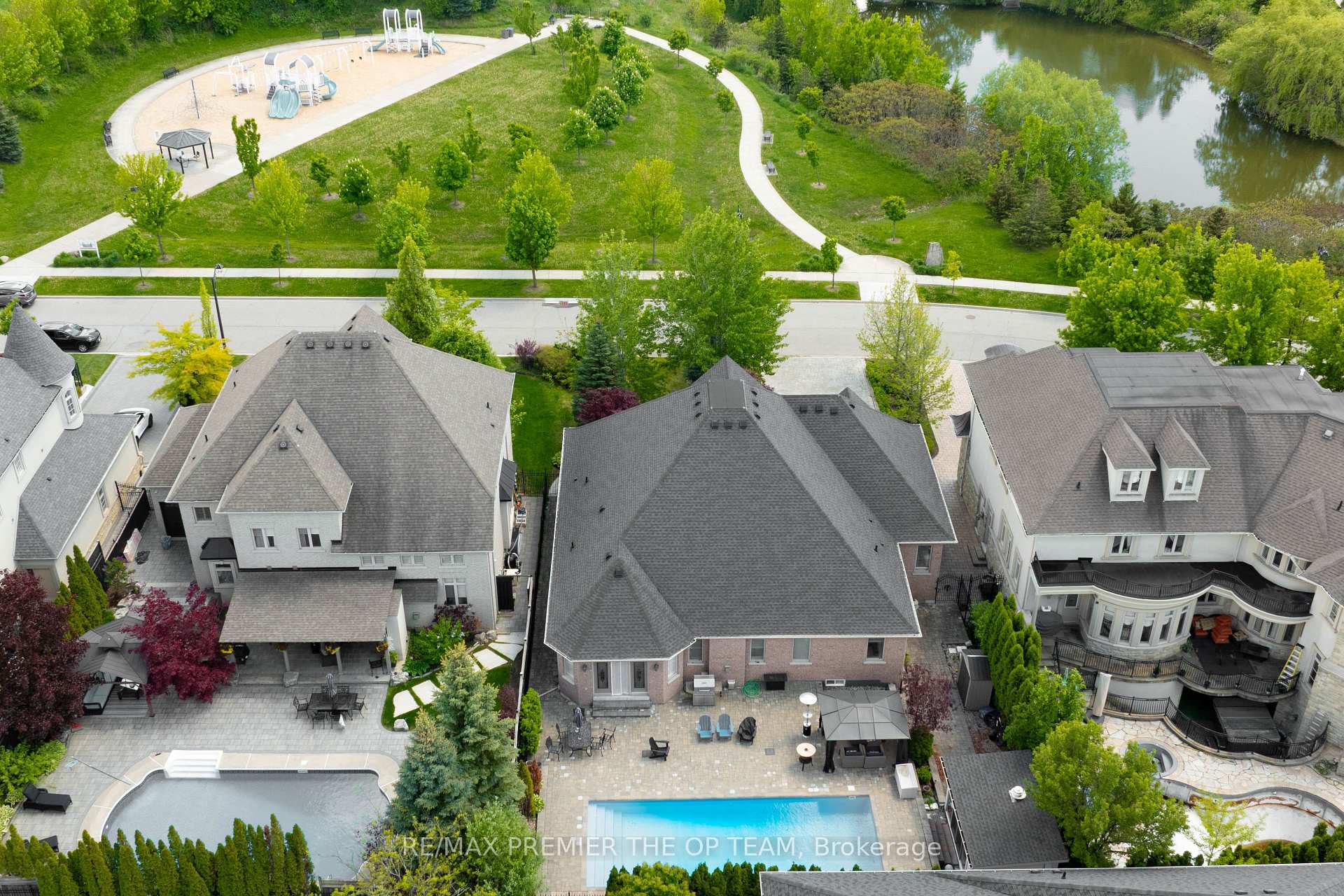 Photo 49 of 56 Park Ridge Drive, Vaughan, Kleinburg — HOMEH