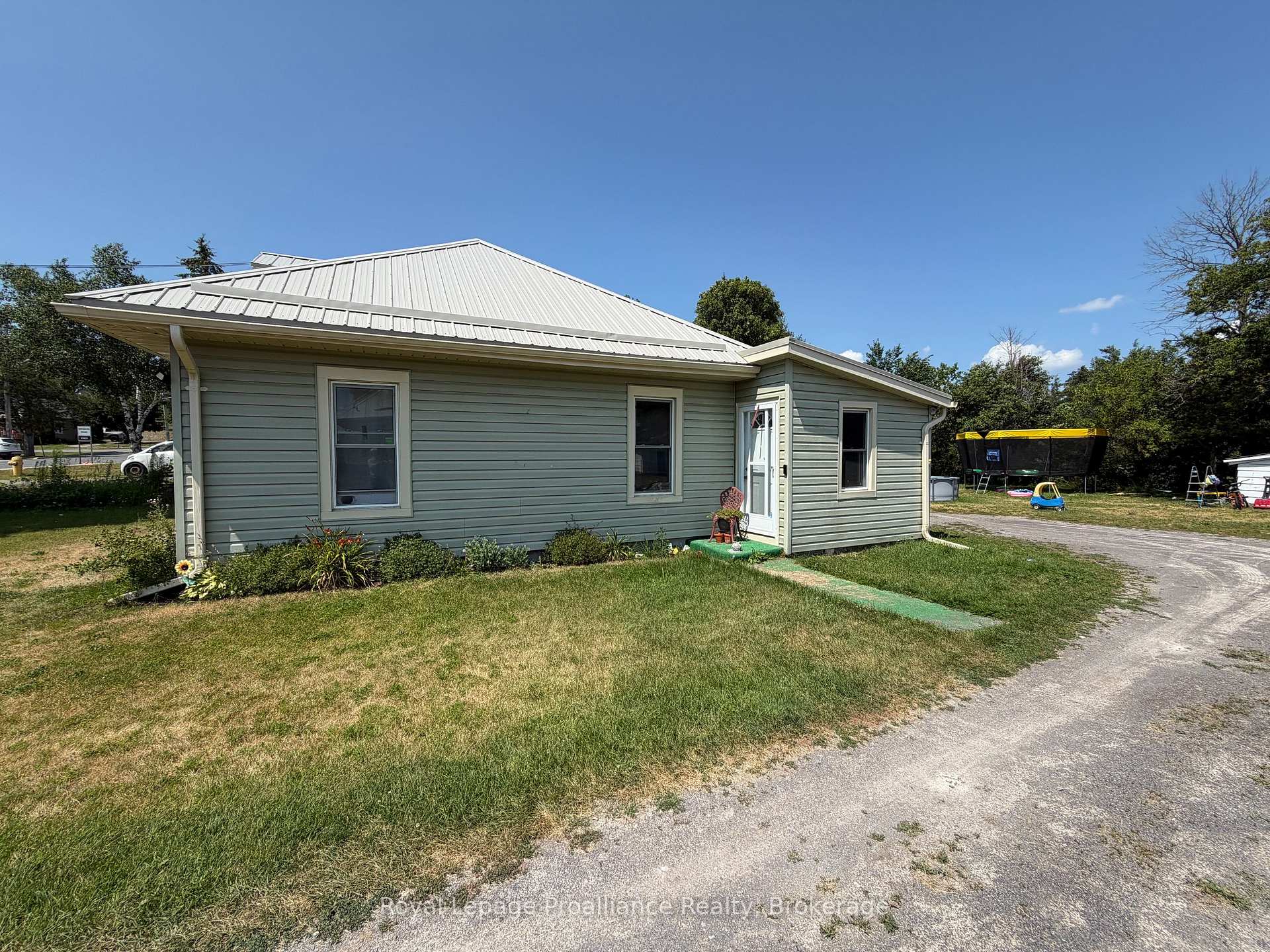 Photo 2 of 16 Huffman Road, Quinte West, Frankford Ward — HOMEH