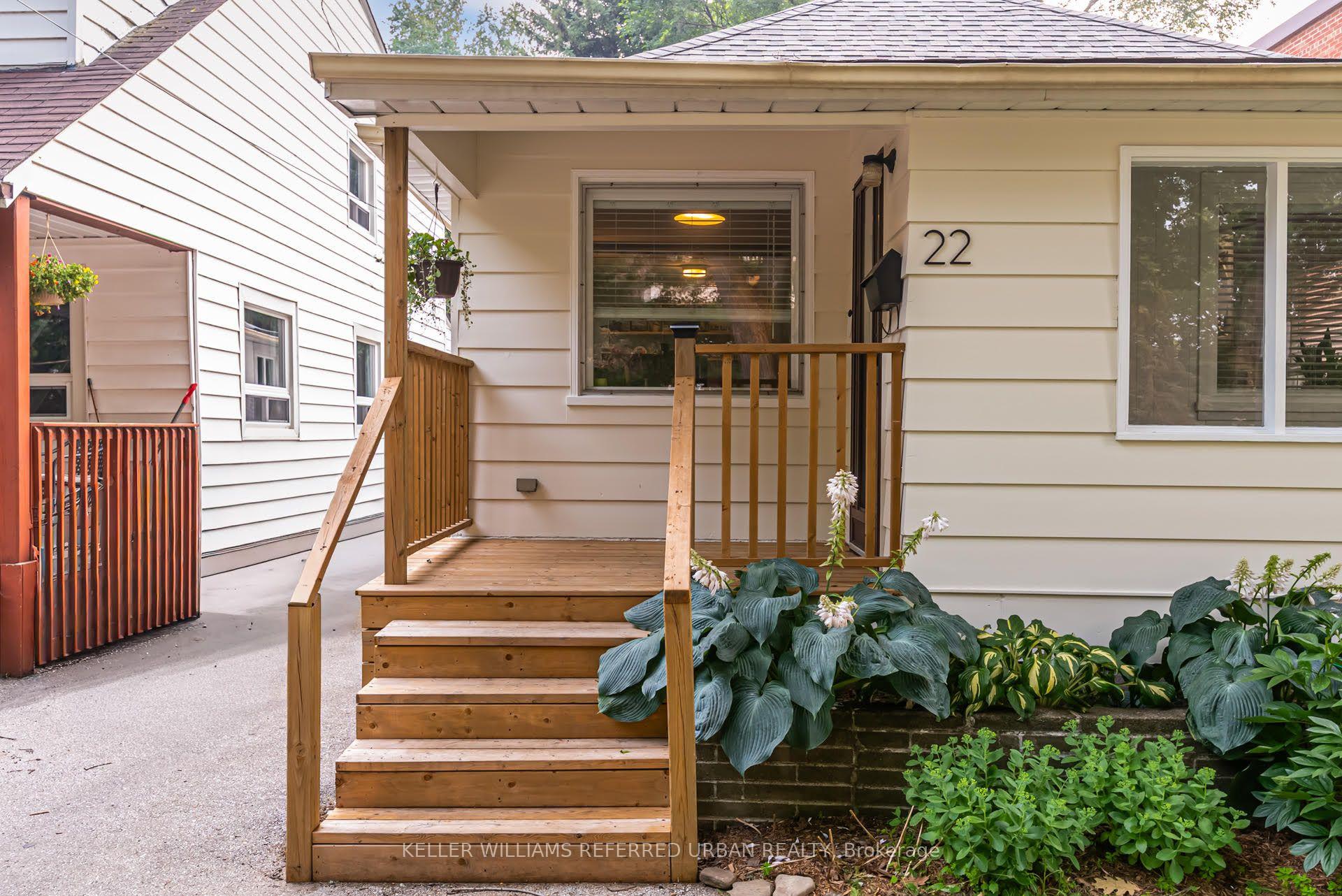 Photo 3 of 22 Long Branch Avenue, Etobicoke, Long Branch — HOMEH
