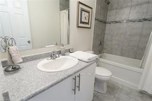 Photo 12 of 28 Madonna Drive, Hamilton, Carpenter — HOMEH
