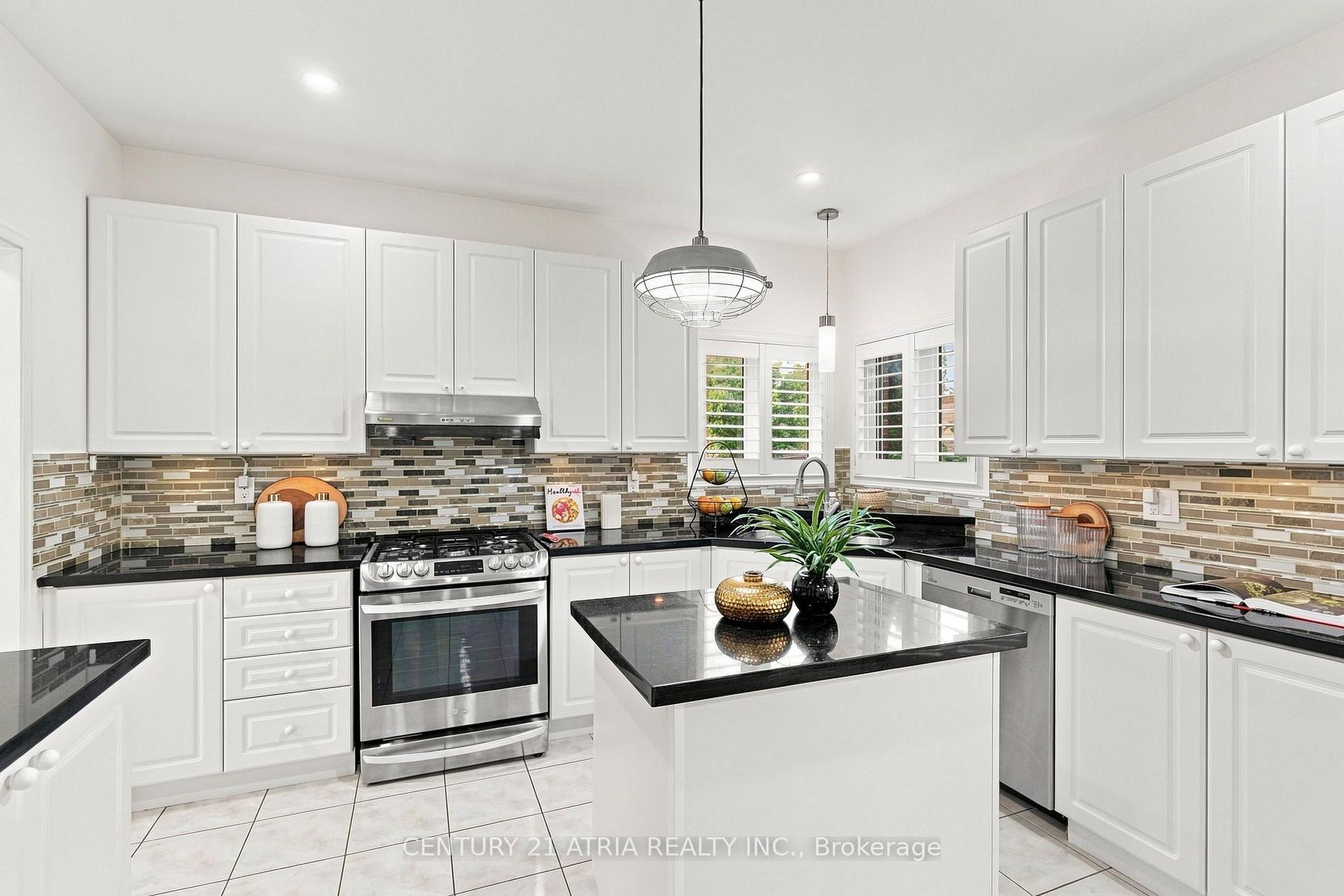 Photo 17 of 136 Rollinghill Road, Richmond Hill, Jefferson — HOMEH