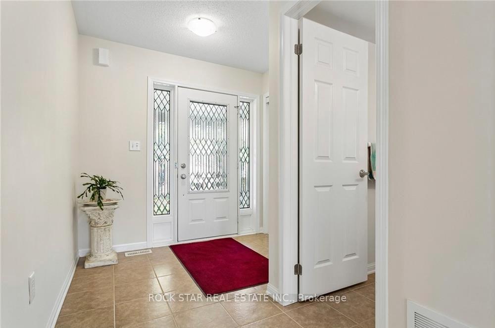 Photo 2 of 10 Klemscott Road, Brampton, Northwest Brampton — HOMEH