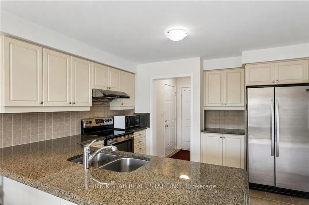 Photo 9 of 10 Klemscott Road, Brampton, Northwest Brampton — HOMEH