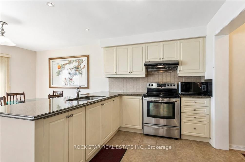 Photo 10 of 10 Klemscott Road, Brampton, Northwest Brampton — HOMEH