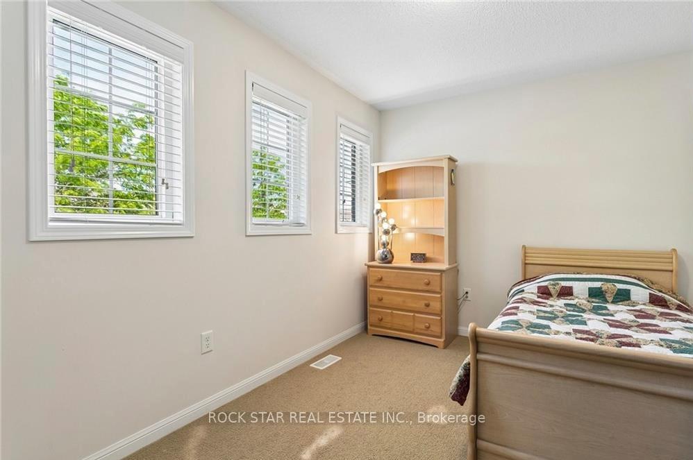 Photo 14 of 10 Klemscott Road, Brampton, Northwest Brampton — HOMEH