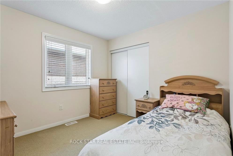 Photo 16 of 10 Klemscott Road, Brampton, Northwest Brampton — HOMEH