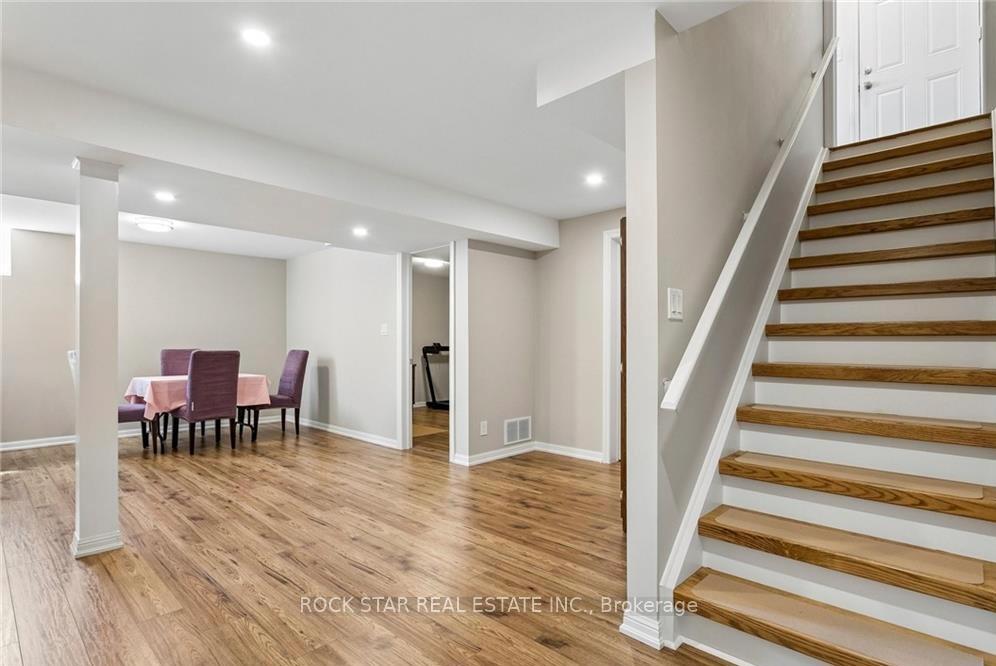 Photo 23 of 10 Klemscott Road, Brampton, Northwest Brampton — HOMEH