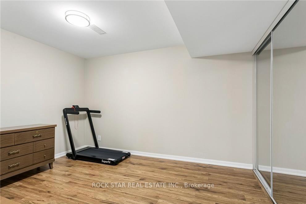 Photo 29 of 10 Klemscott Road, Brampton, Northwest Brampton — HOMEH