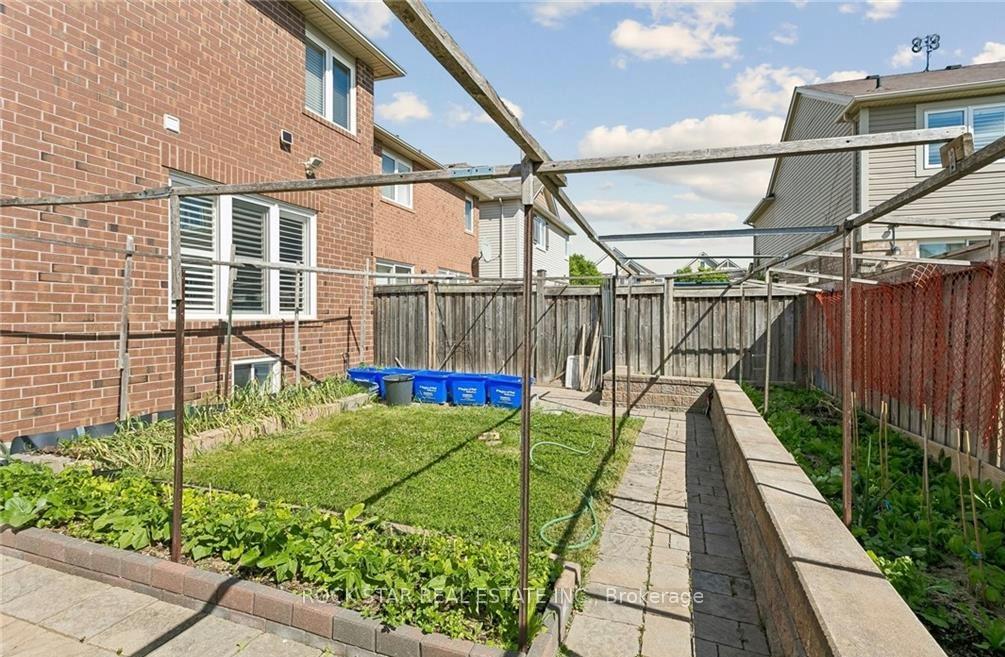 Photo 34 of 10 Klemscott Road, Brampton, Northwest Brampton — HOMEH