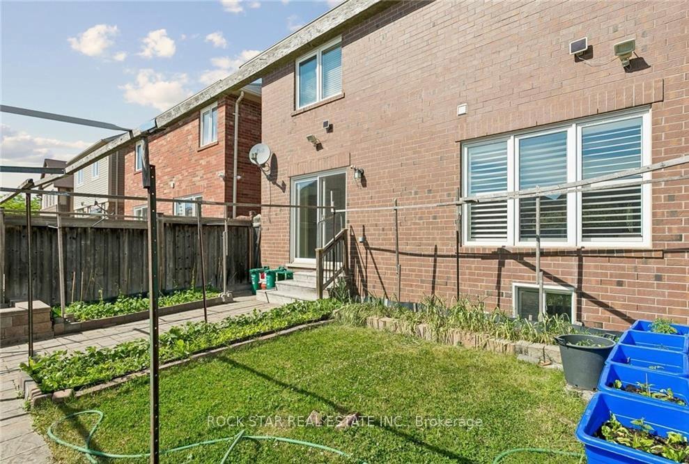 Photo 35 of 10 Klemscott Road, Brampton, Northwest Brampton — HOMEH