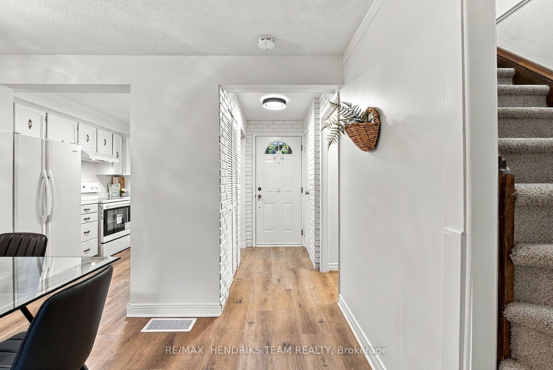 Photo 5 of Unit 37, 151 Linwell Road, St. Catharines, Lakeport — HOMEH