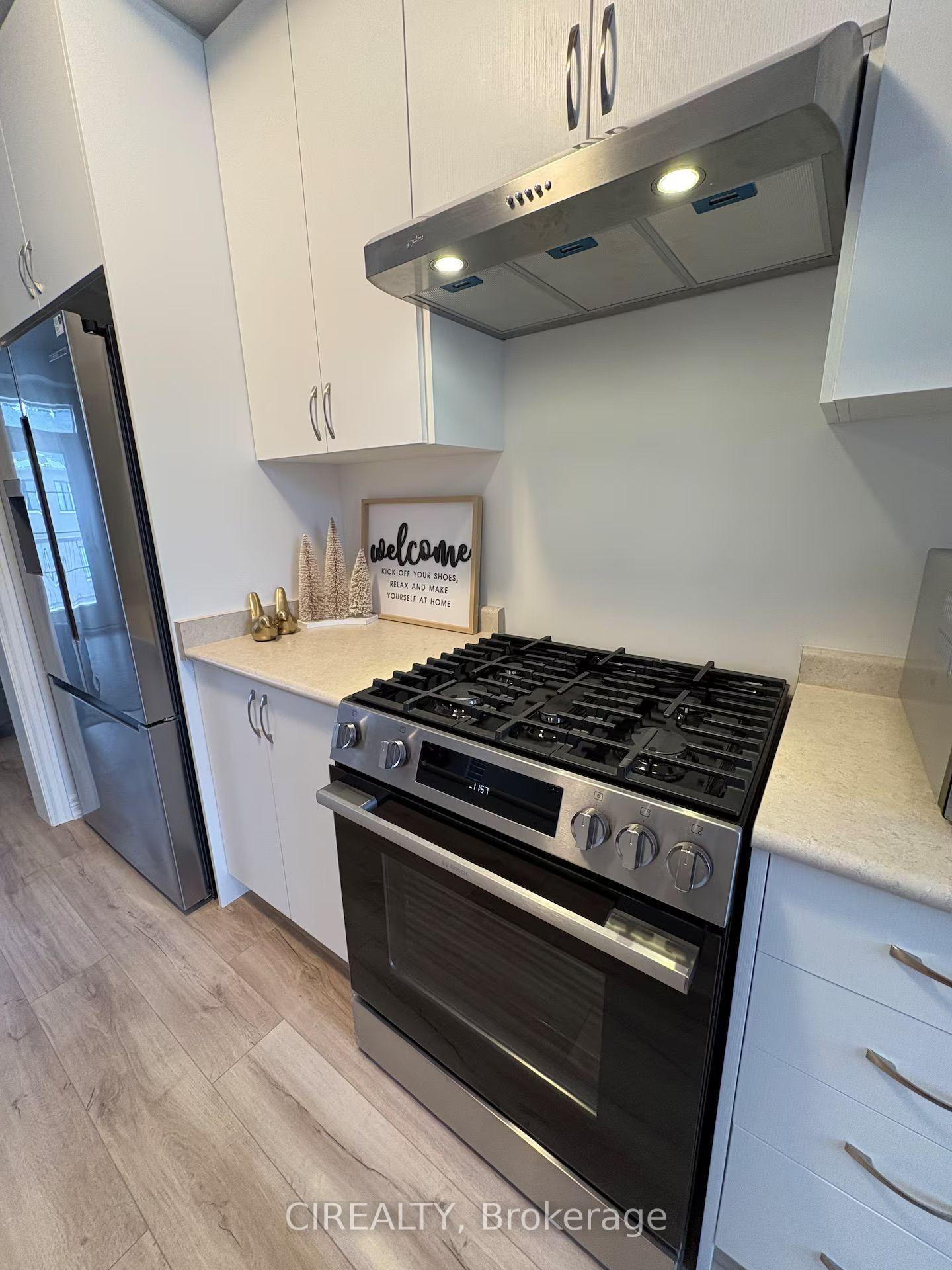 Photo 4 of 3216 Sixth Line, Oakville, Glenorchy — HOMEH