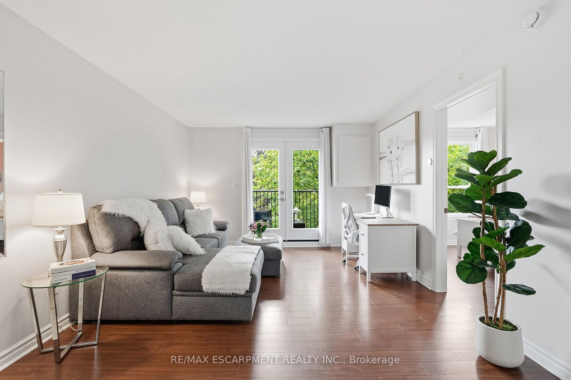 Photo 4 of Unit 322, 2030 Cleaver Avenue, Burlington, Headon — HOMEH