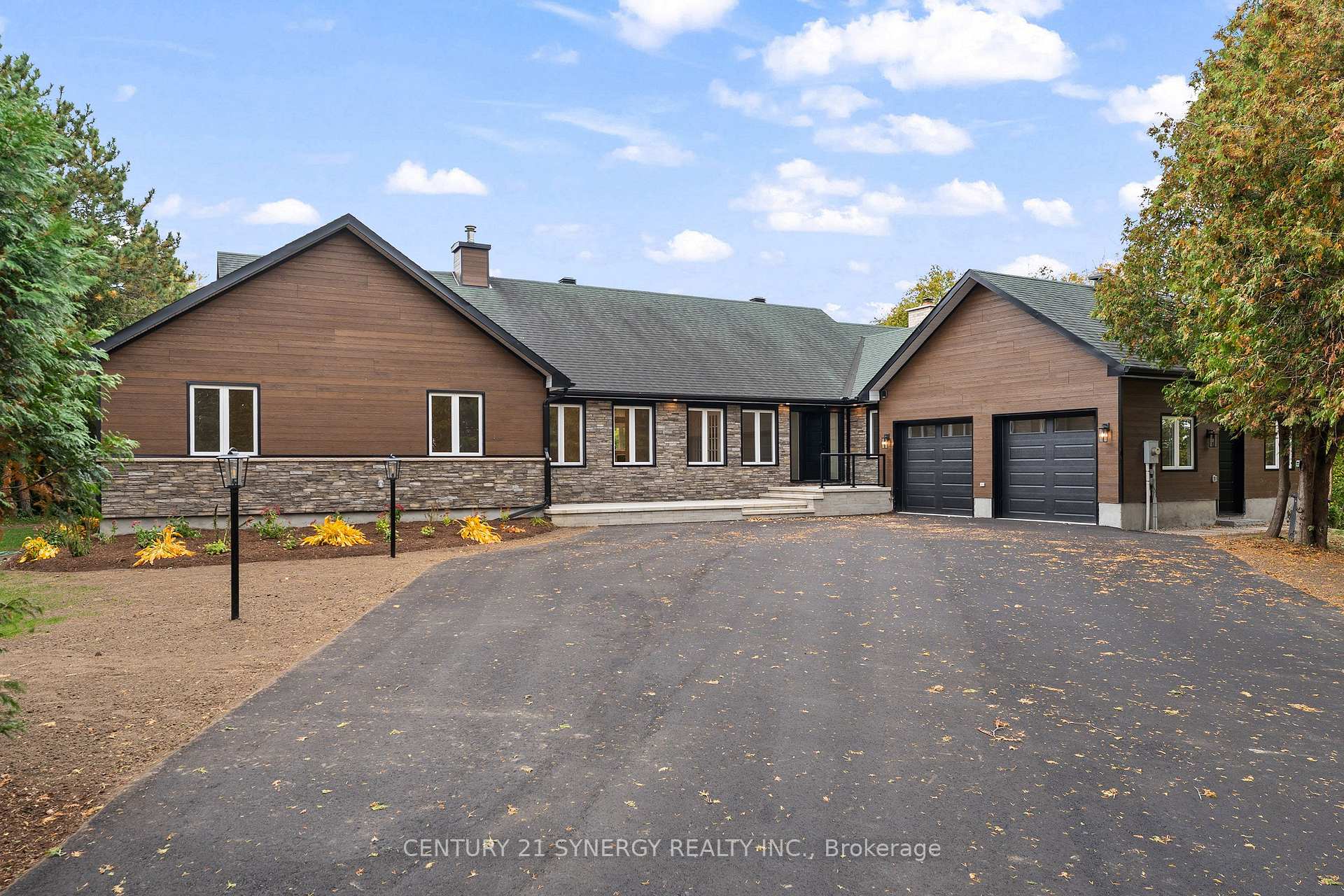 Photo of 1580 Groves Road