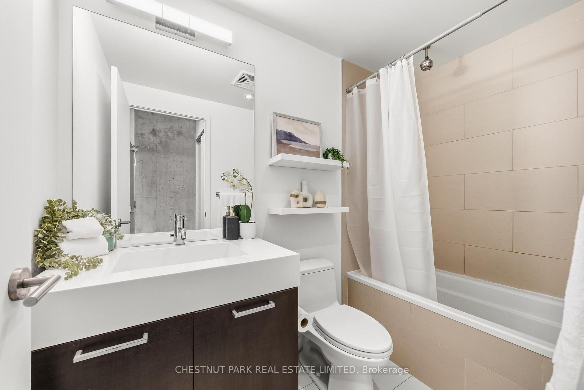 Photo 12 of Unit 901, 90 Broadview Avenue, Toronto, South Riverdale — HOMEH