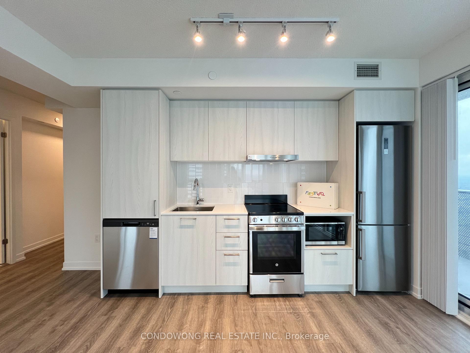 Photo 2 of Unit 4015, 195 Commerce Street, Vaughan, Vaughan Corporate Centre — HOMEH