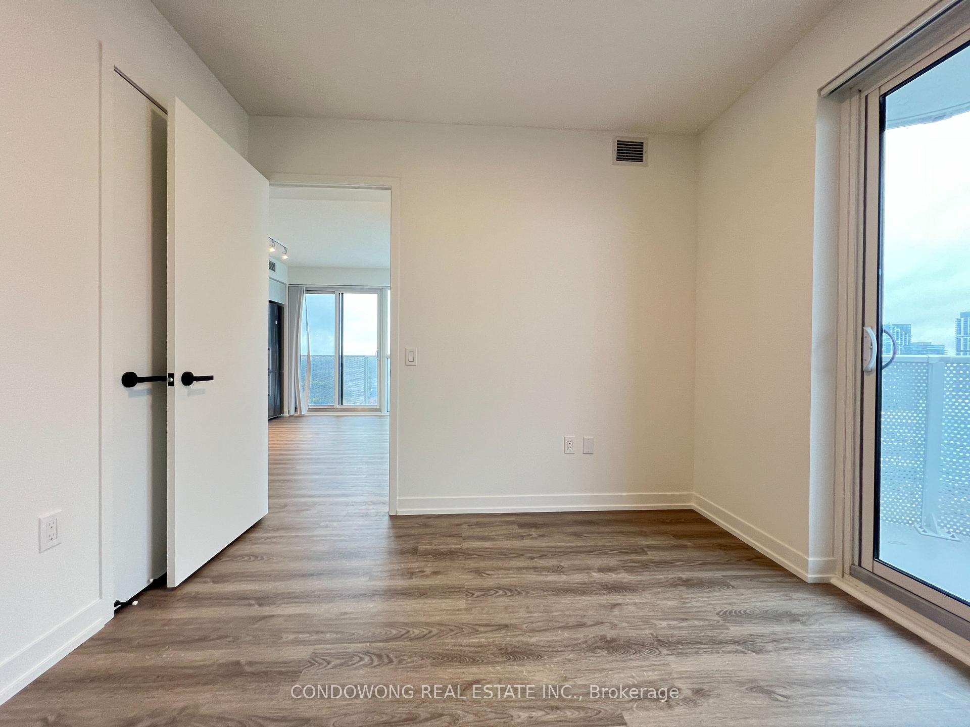 Photo 6 of Unit 4015, 195 Commerce Street, Vaughan, Vaughan Corporate Centre — HOMEH