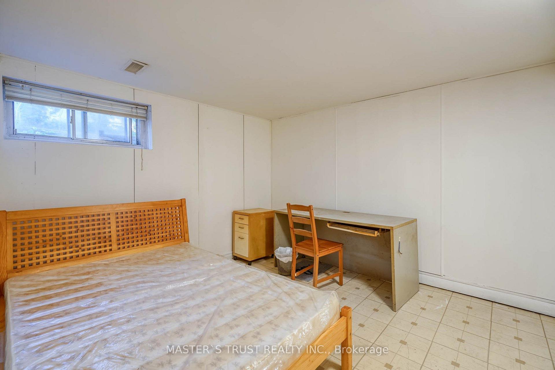 Photo 29 of 10 Lindal Avenue, Scarborough, Clairlea-Birchmount — HOMEH