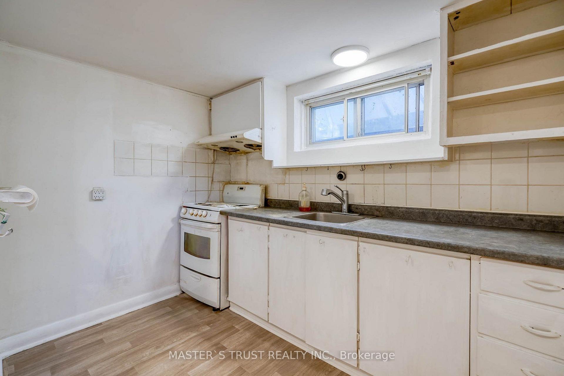 Photo 33 of 10 Lindal Avenue, Scarborough, Clairlea-Birchmount — HOMEH
