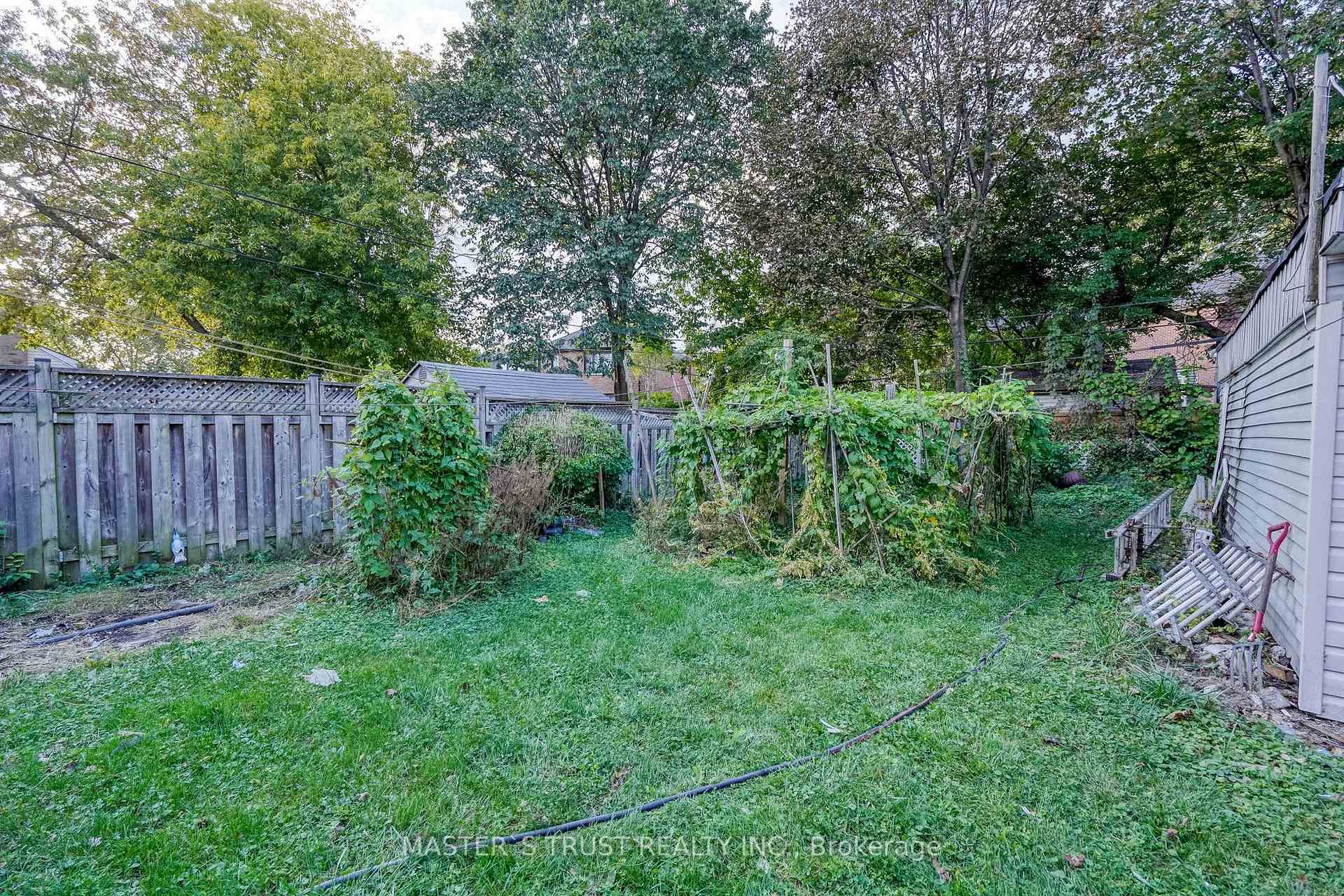 Photo 40 of 10 Lindal Avenue, Scarborough, Clairlea-Birchmount — HOMEH