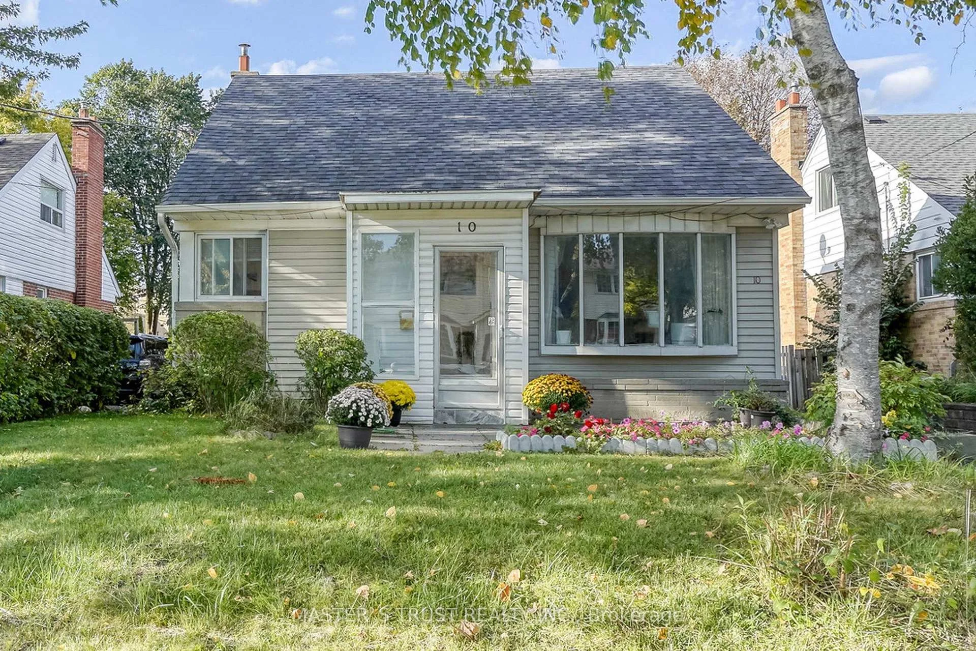 Photo of 10 Lindal Avenue